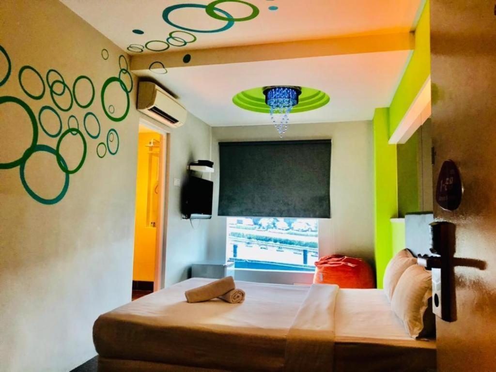 Hotel Zamburger Bliss Джохор-Бару Экстерьер фото